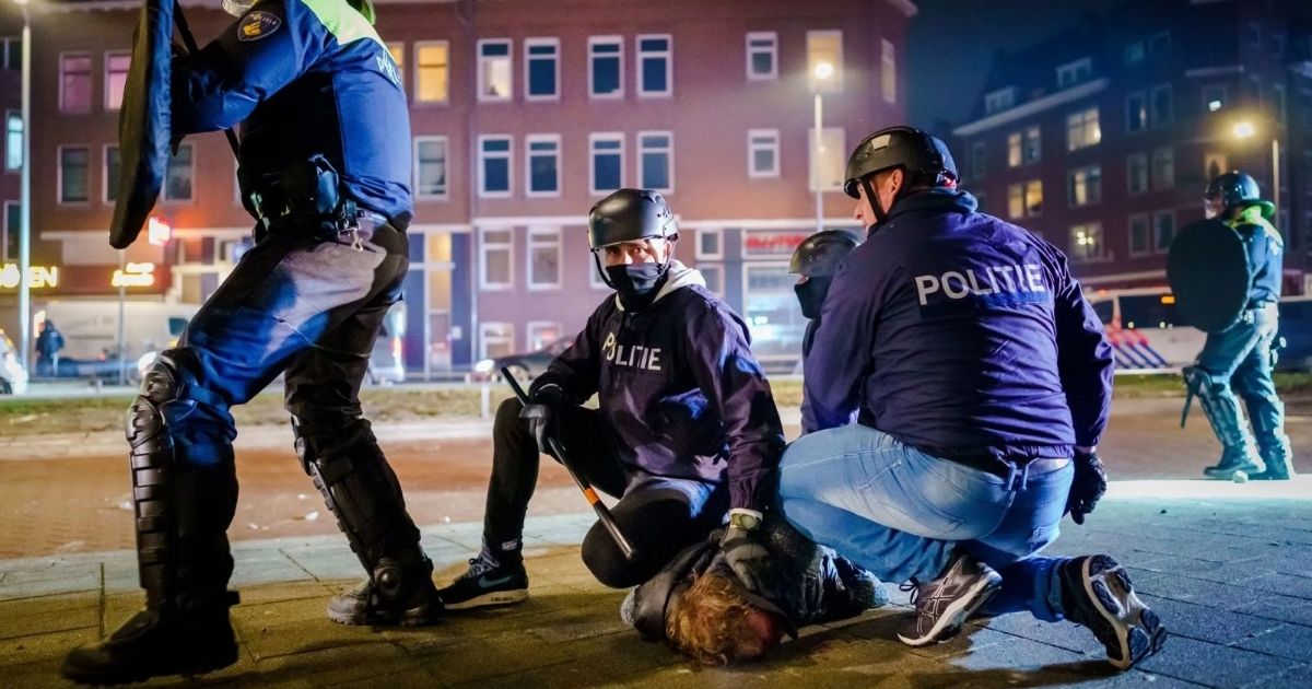 29-arrested-after-anti-immigration-protest-turns-violent-in-amsterdam.jpg